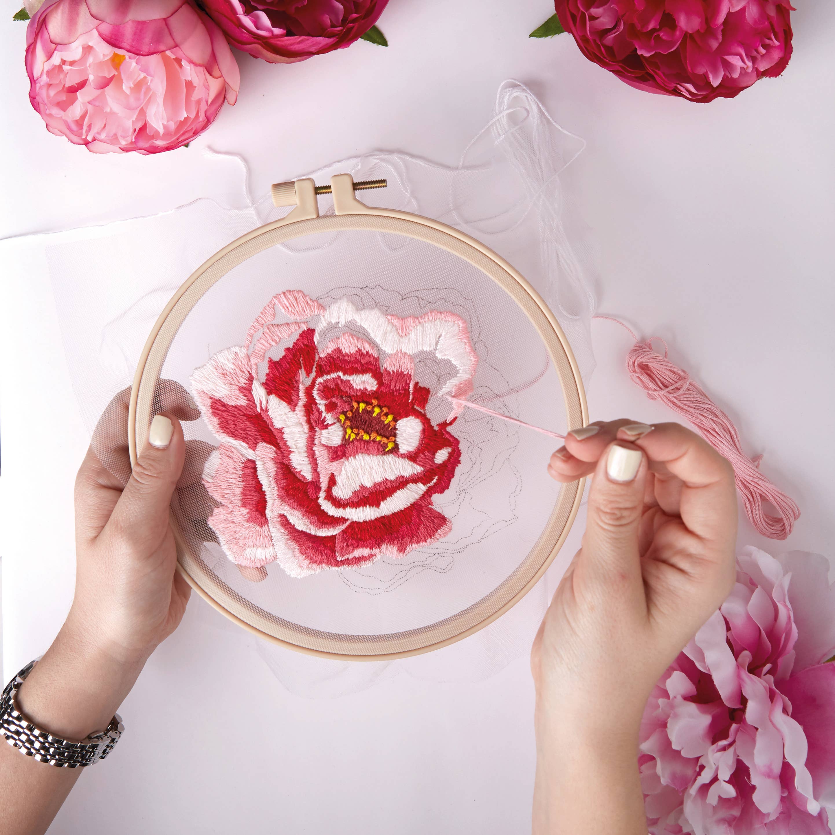Simply Make Embroidery Kit - Peony