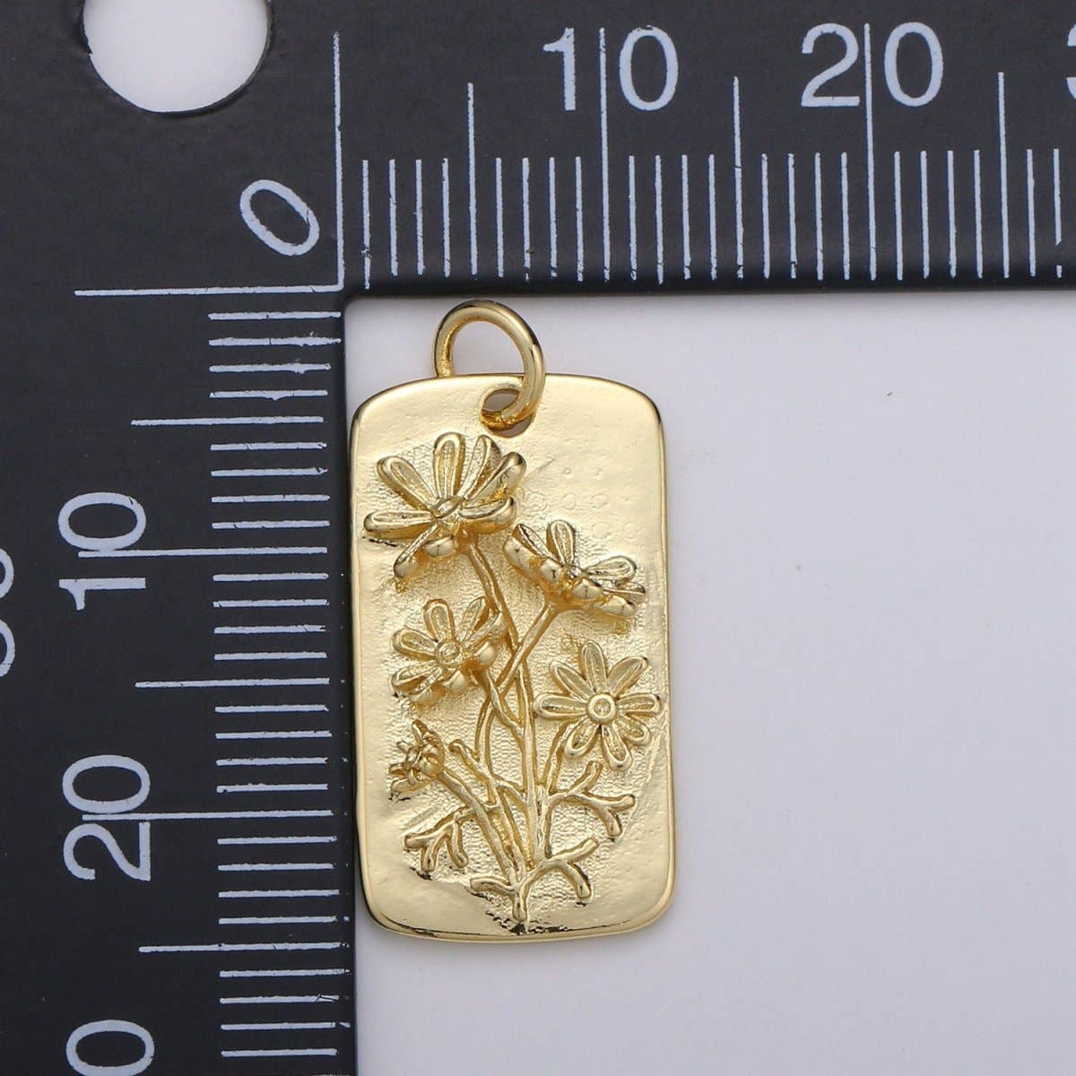 Daisy Flower Charms, Gold Daisy Pendant, Dainty Daisy Charm, Small Wild Flower Charm for Necklace Floral Flower Tag Jewelry
