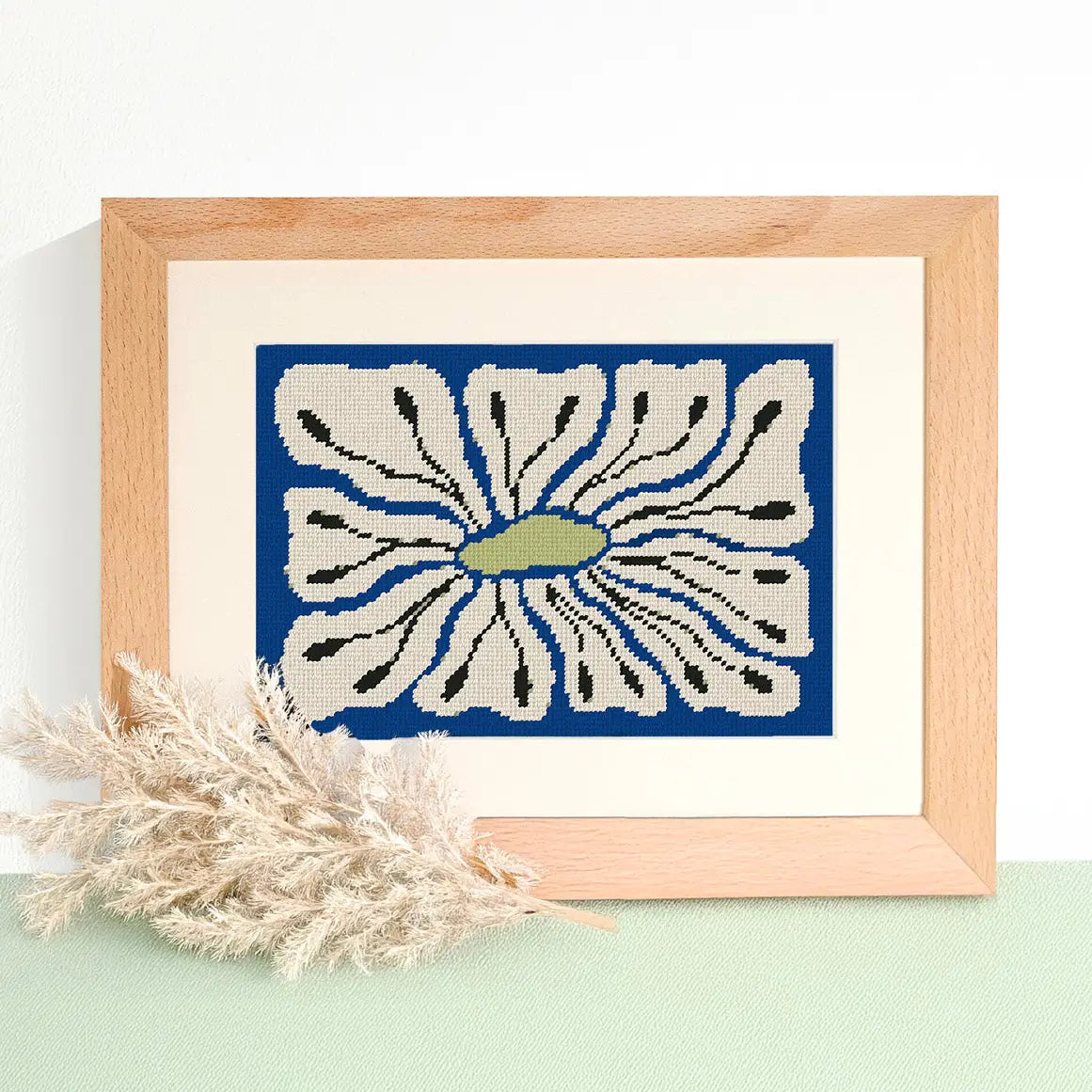 Eleonora Needlepoint Kit image 0