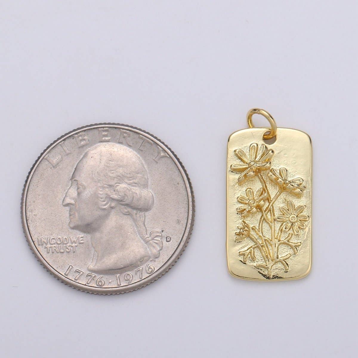 Daisy Flower Charms, Gold Daisy Pendant, Dainty Daisy Charm, Small Wild Flower Charm for Necklace Floral Flower Tag Jewelry